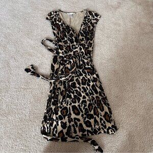 EUC Women’s Diane Von Furstenberg Leopard Print Wrap Dress!